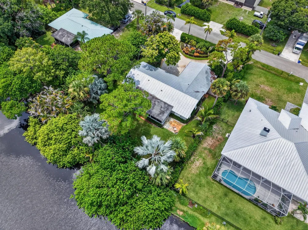 8797 SE SHARON STREET Hobe Sound, FL 33455