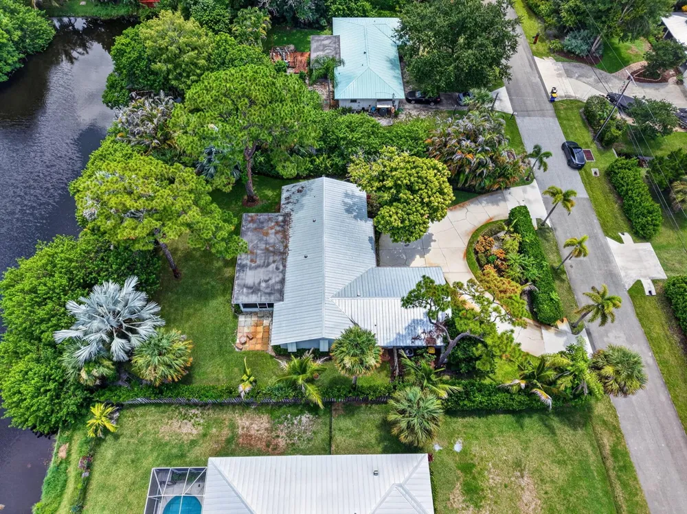 8797 SE SHARON STREET Hobe Sound, FL 33455
