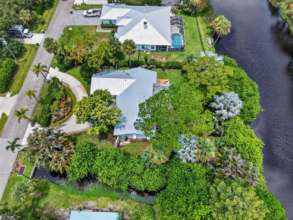 8797 SE SHARON STREET Hobe Sound, FL 33455