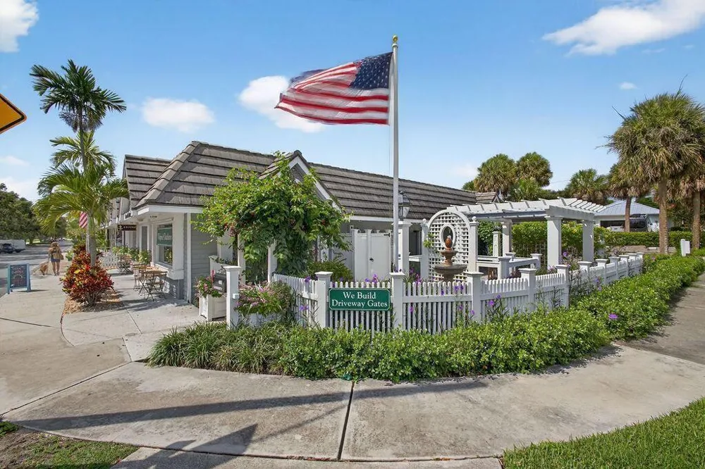 8797 SE SHARON STREET Hobe Sound, FL 33455