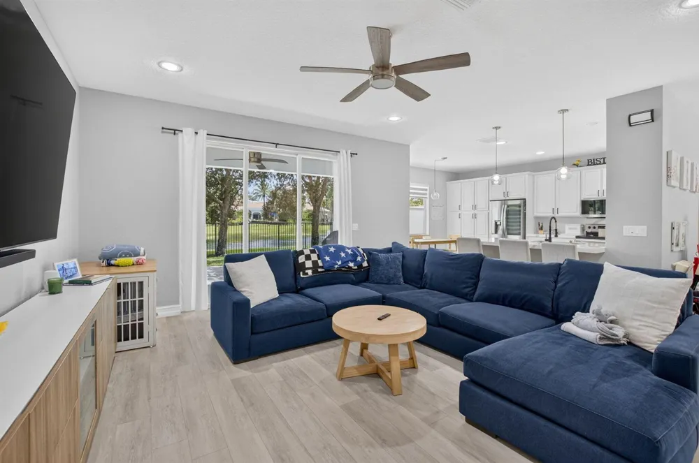 8142 Kendria Cove Terrace Boynton Beach, FL 33473