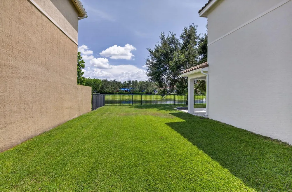 8142 Kendria Cove Terrace Boynton Beach, FL 33473
