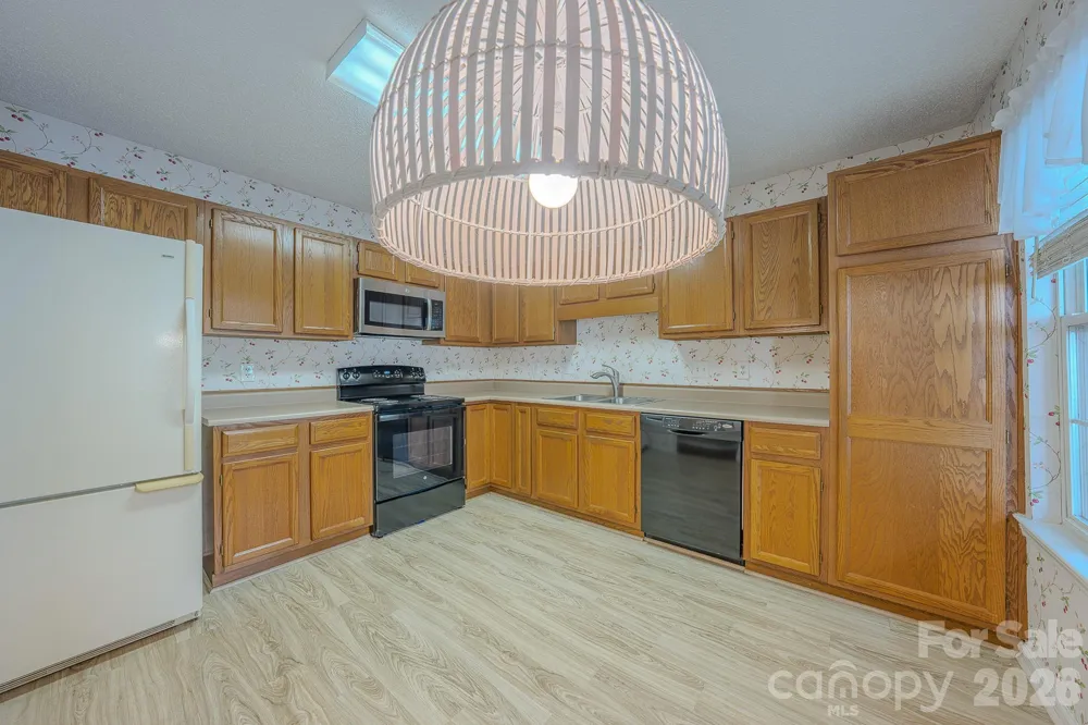 902 Woodlea Court Asheville, NC 28806