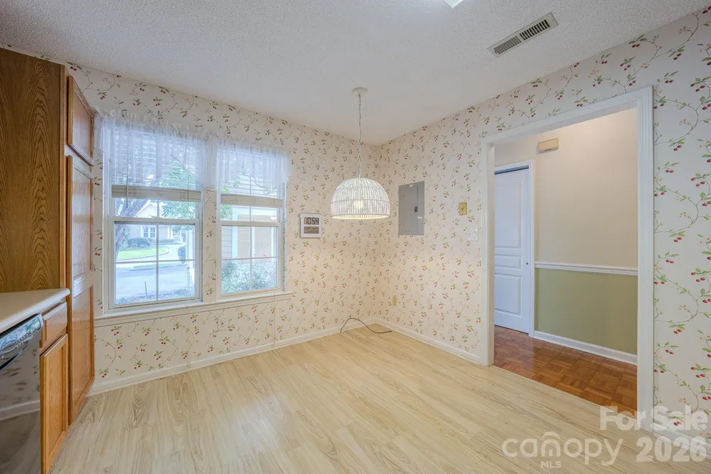 902 Woodlea Court Asheville, NC 28806