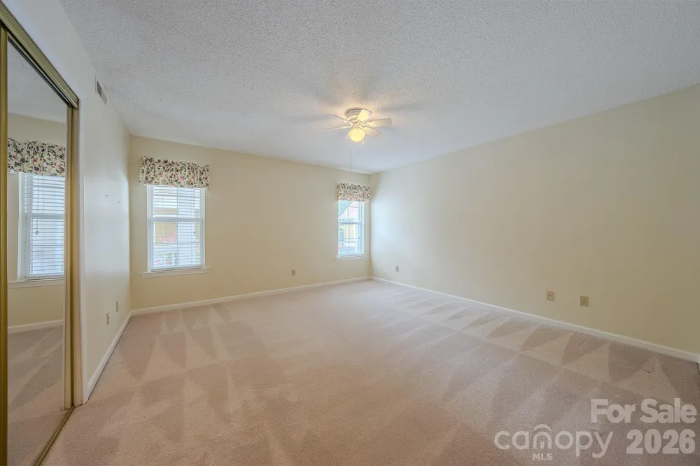 902 Woodlea Court Asheville, NC 28806
