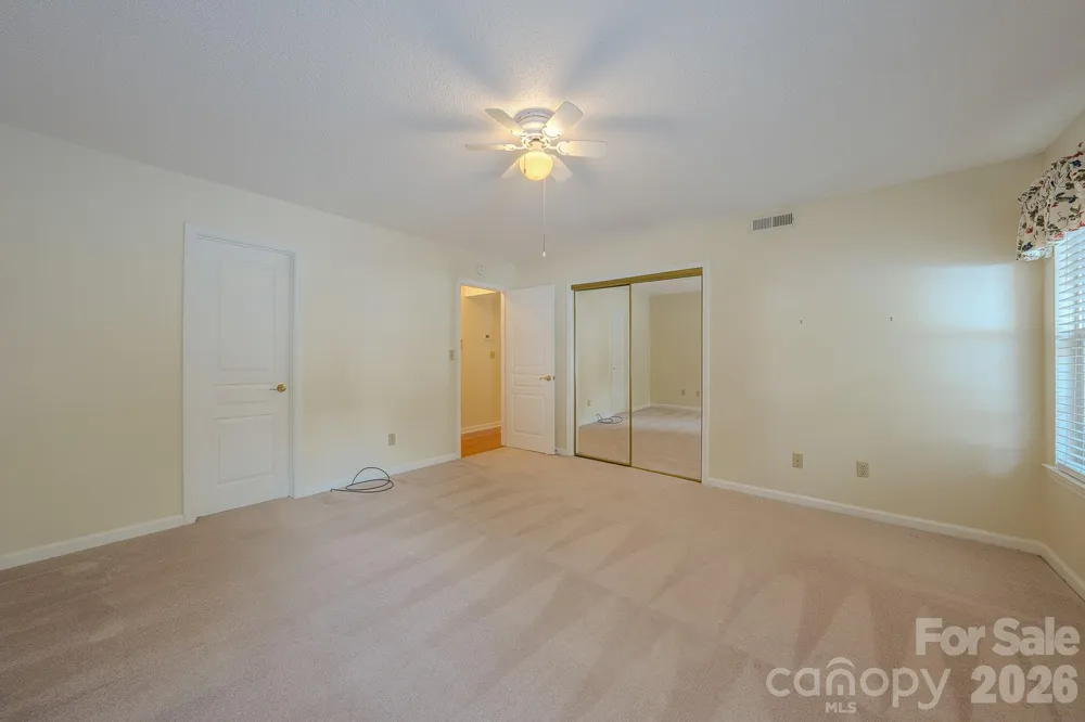 902 Woodlea Court Asheville, NC 28806
