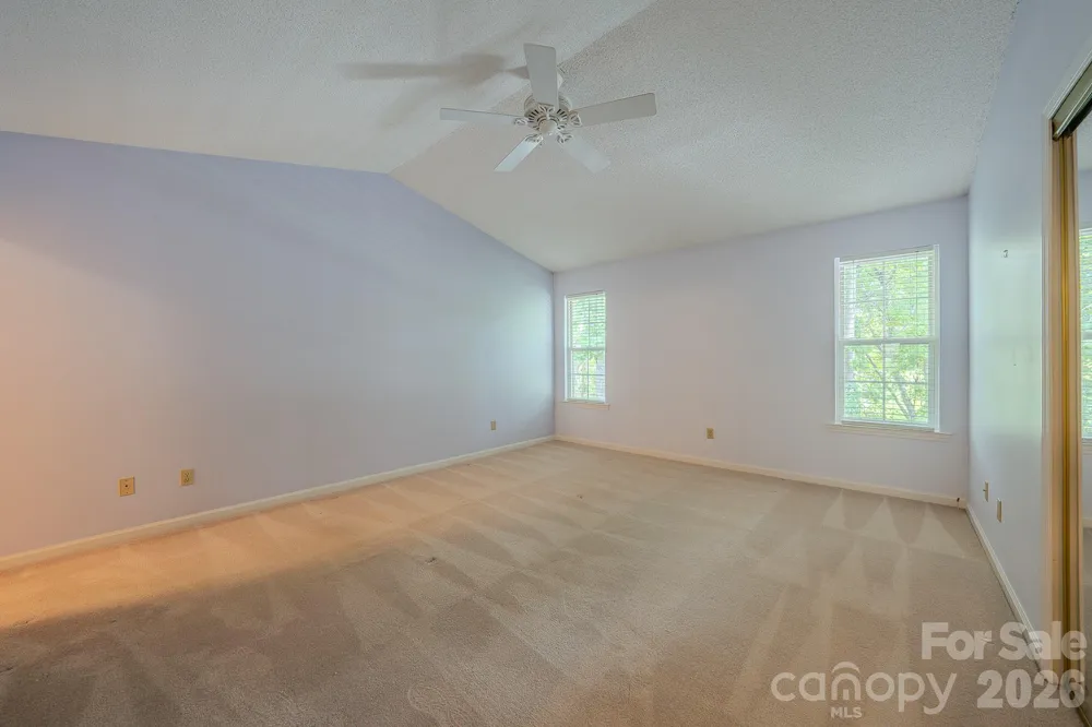 902 Woodlea Court Asheville, NC 28806