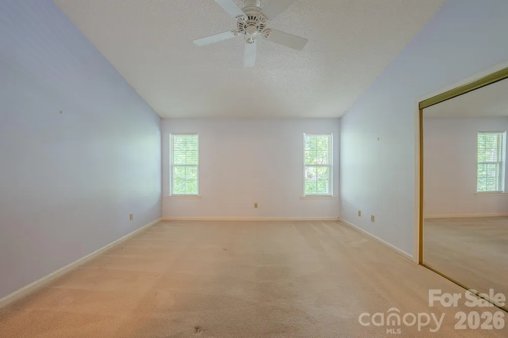 902 Woodlea Court Asheville, NC 28806