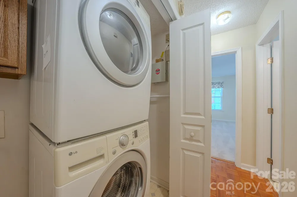 902 Woodlea Court Asheville, NC 28806