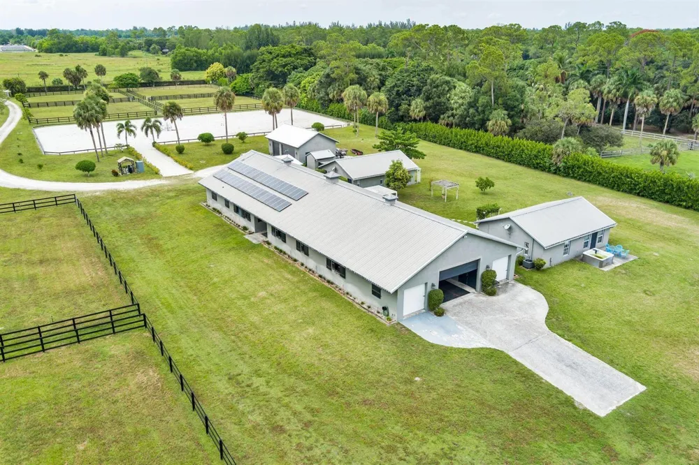 2770 E ROAD 