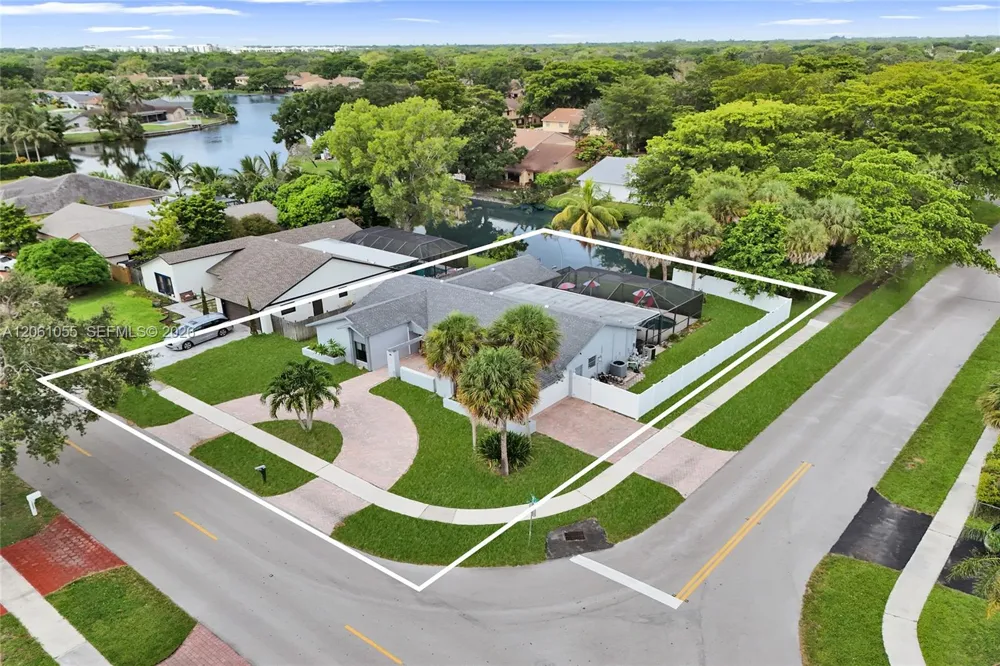 1221 NW 78th Ave Plantation, FL 33322