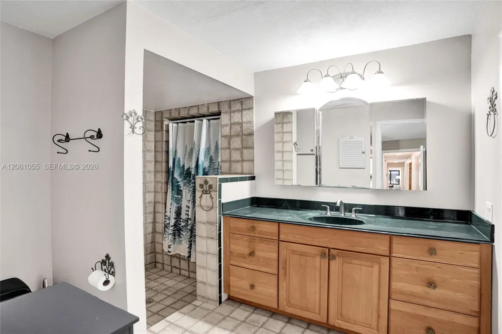 1221 NW 78th Ave Plantation, FL 33322