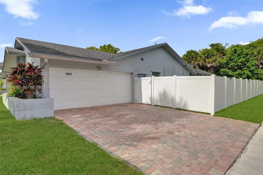 1221 NW 78th Ave Plantation, FL 33322