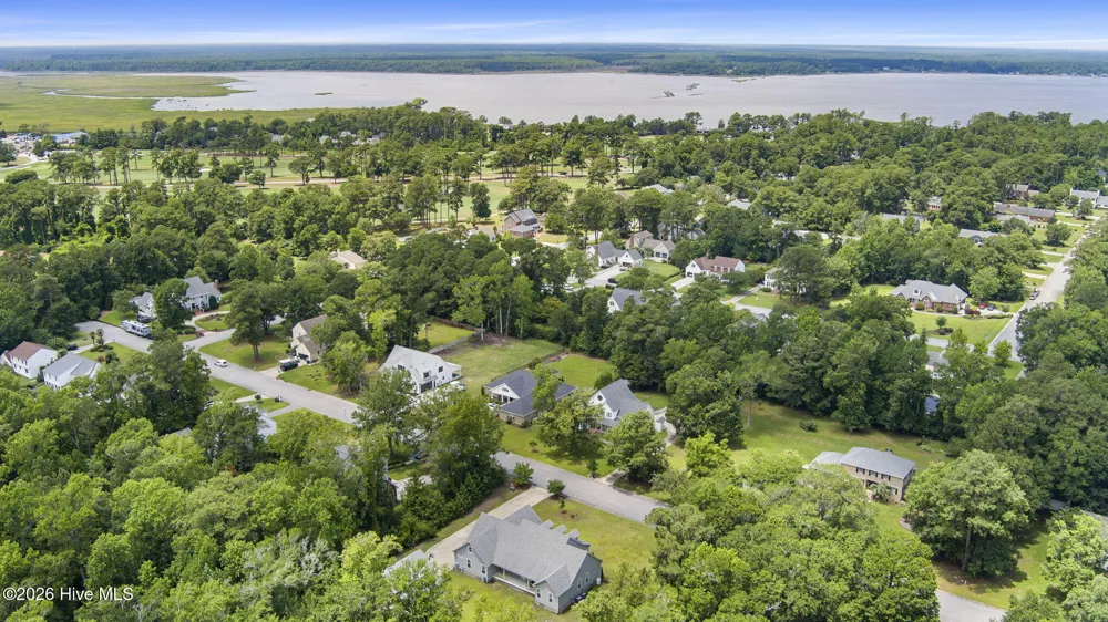 2703 E Fairway Road Morehead City, NC 28557