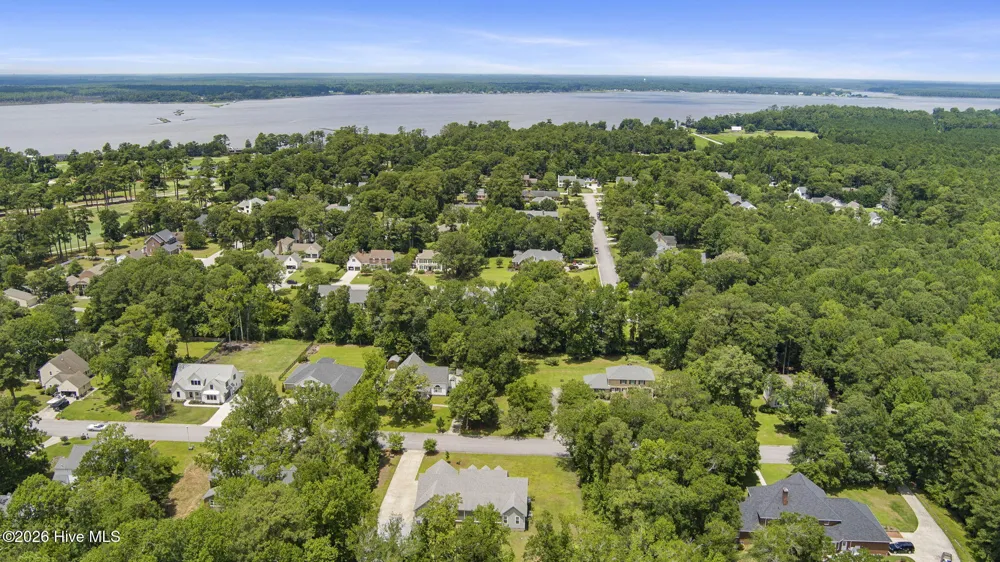 2703 E Fairway Road Morehead City, NC 28557