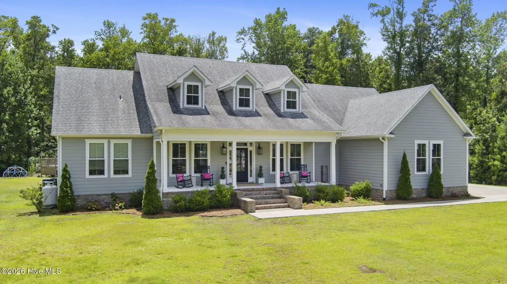 2703 E Fairway Road Morehead City, NC 28557