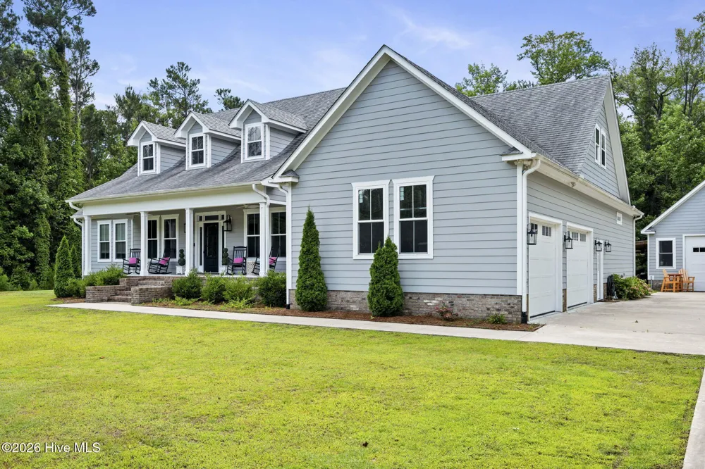 2703 E Fairway Road Morehead City, NC 28557