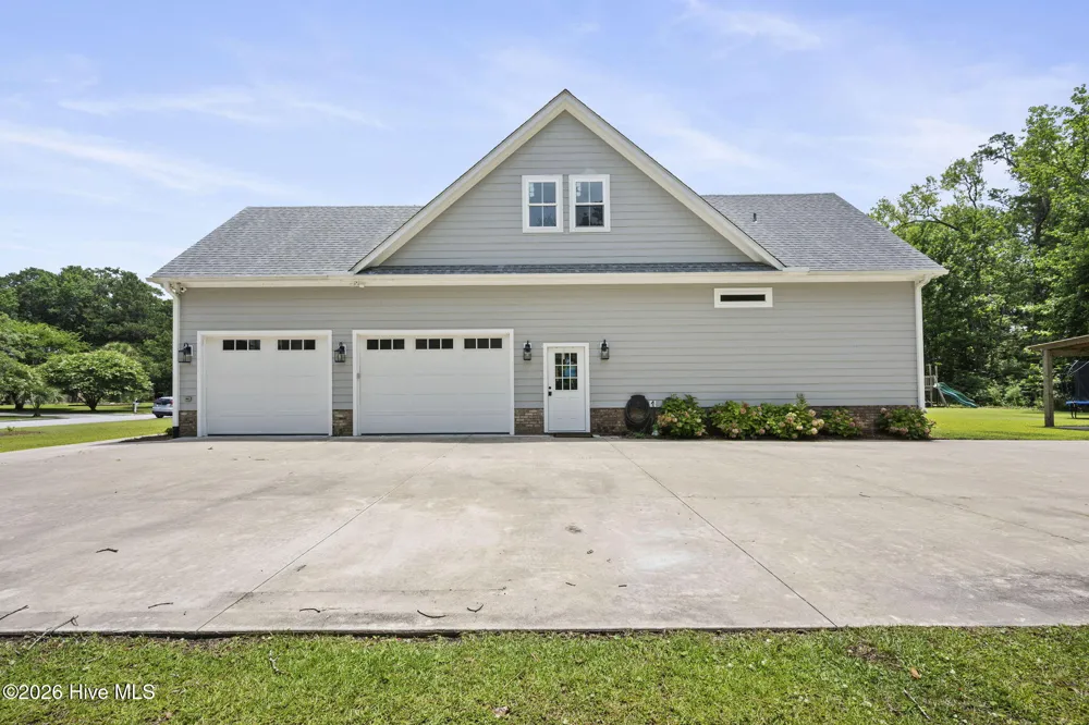2703 E Fairway Road Morehead City, NC 28557