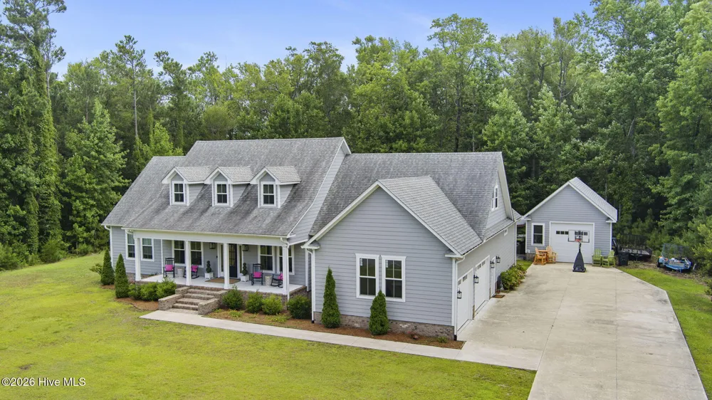 2703 E Fairway Road Morehead City, NC 28557