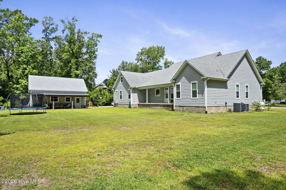 2703 E Fairway Road Morehead City, NC 28557