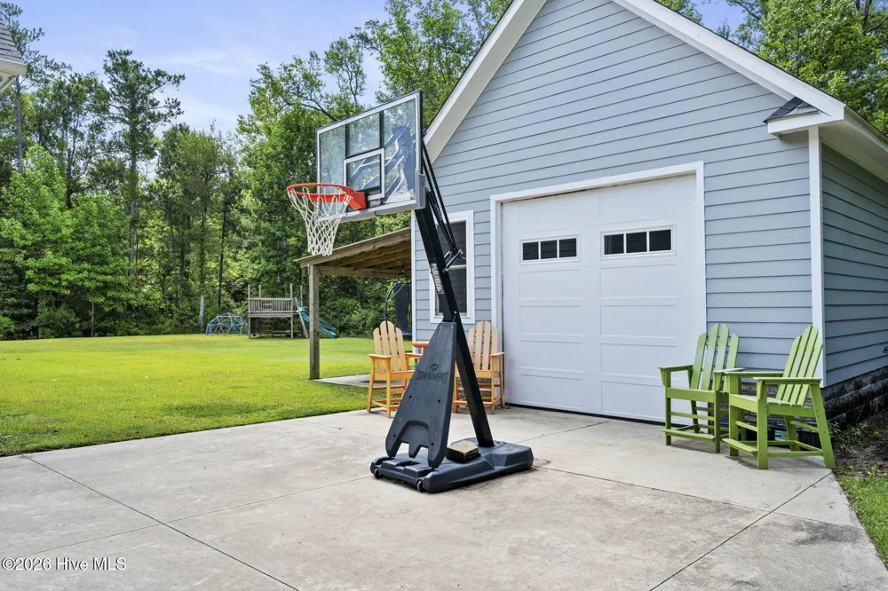 2703 E Fairway Road Morehead City, NC 28557