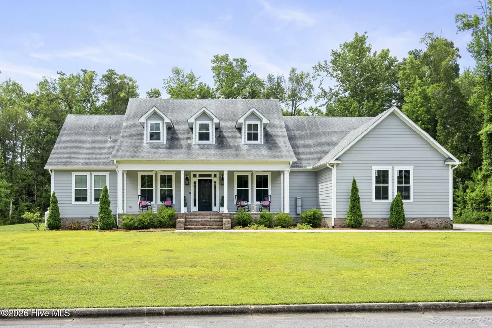 2703 E Fairway Road Morehead City, NC 28557