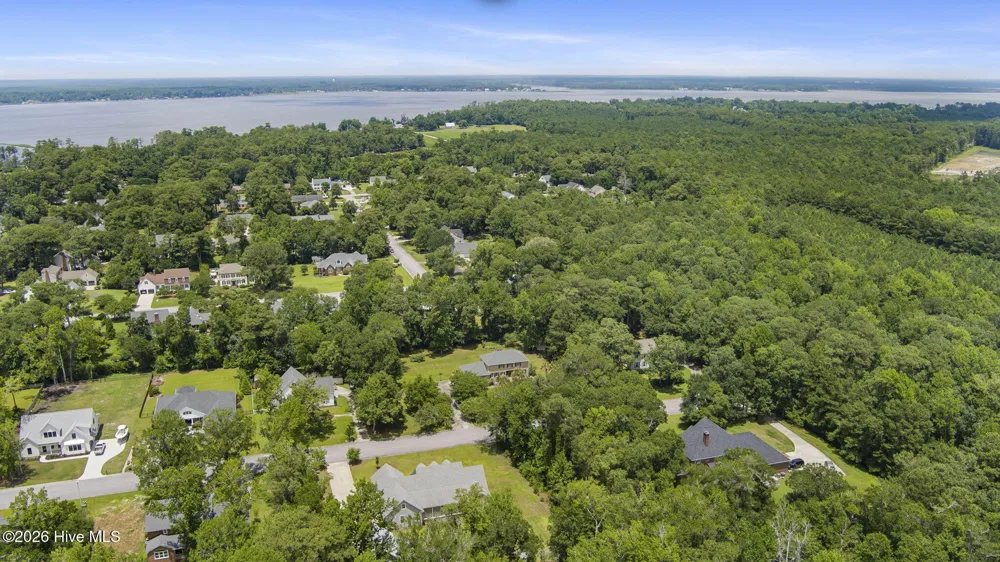 2703 E Fairway Road Morehead City, NC 28557