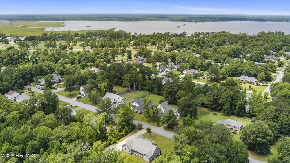 2703 E Fairway Road Morehead City, NC 28557