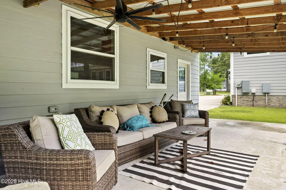 2703 E Fairway Road Morehead City, NC 28557
