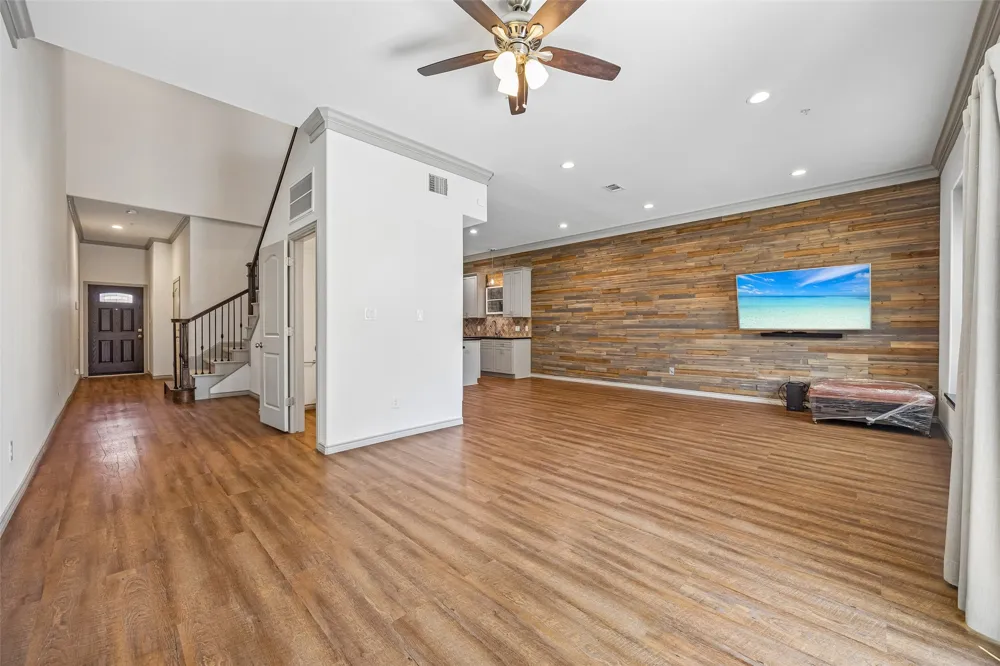 1325 Summerset Lane Burleson, TX 76028