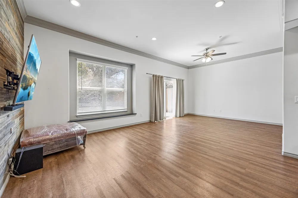 1325 Summerset Lane Burleson, TX 76028