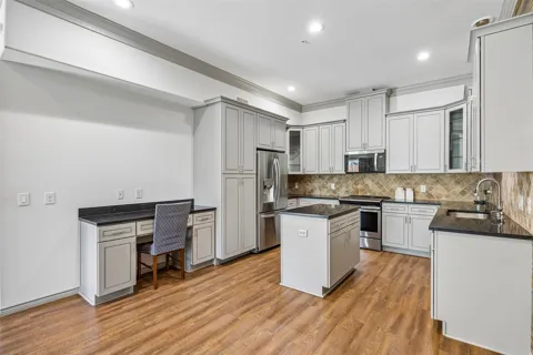1325 Summerset Lane