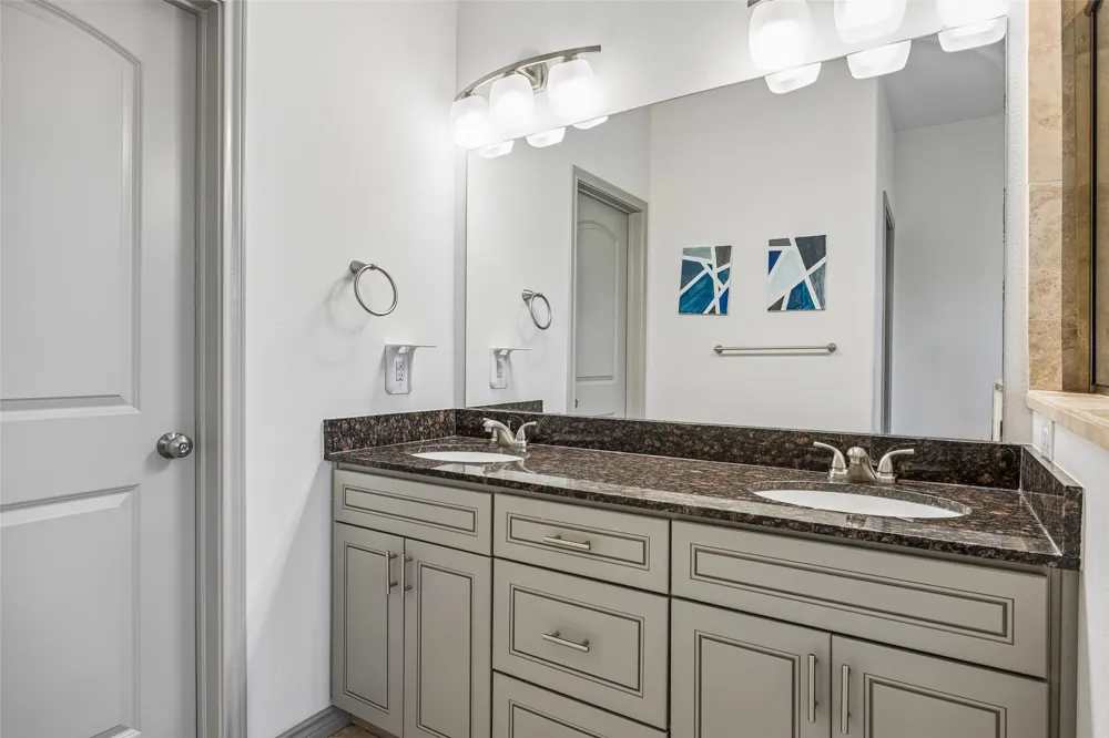 1325 Summerset Lane Burleson, TX 76028
