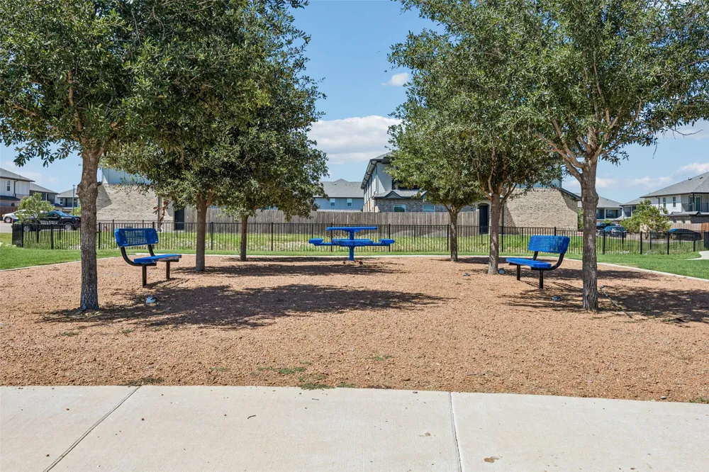 1325 Summerset Lane Burleson, TX 76028