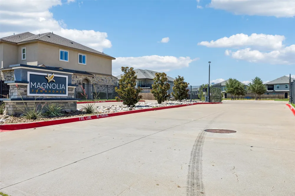 1325 Summerset Lane Burleson, TX 76028
