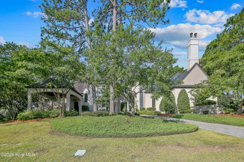 1128 Longleaf Drive
