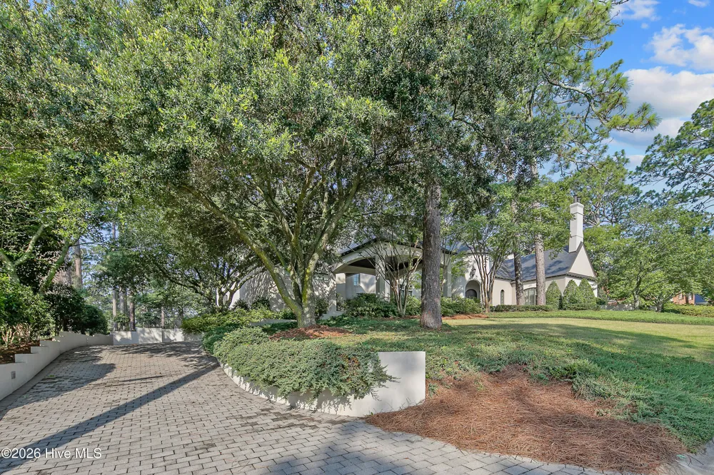 1128 Longleaf Drive Fayetteville, NC 28305