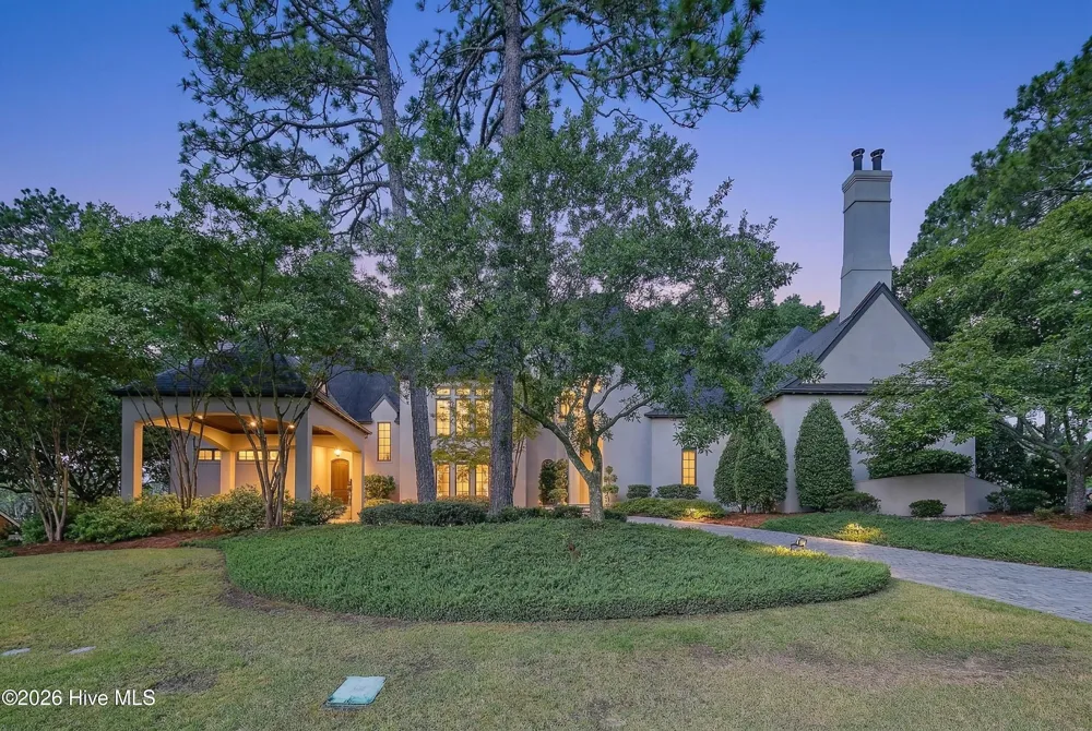 1128 Longleaf Drive Fayetteville, NC 28305