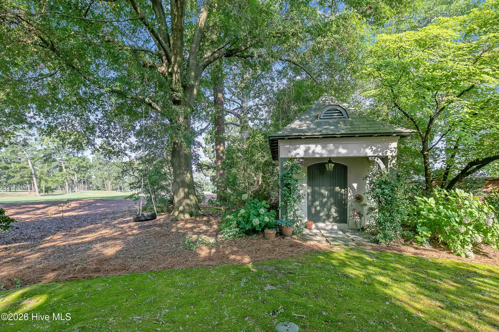 1128 Longleaf Drive Fayetteville, NC 28305