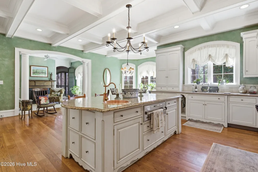 1128 Longleaf Drive Fayetteville, NC 28305