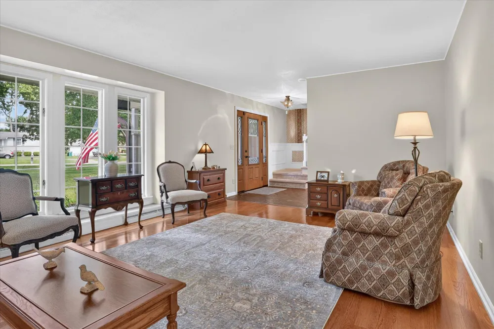 22279 Loupee Drive Cassopolis, MI 49031