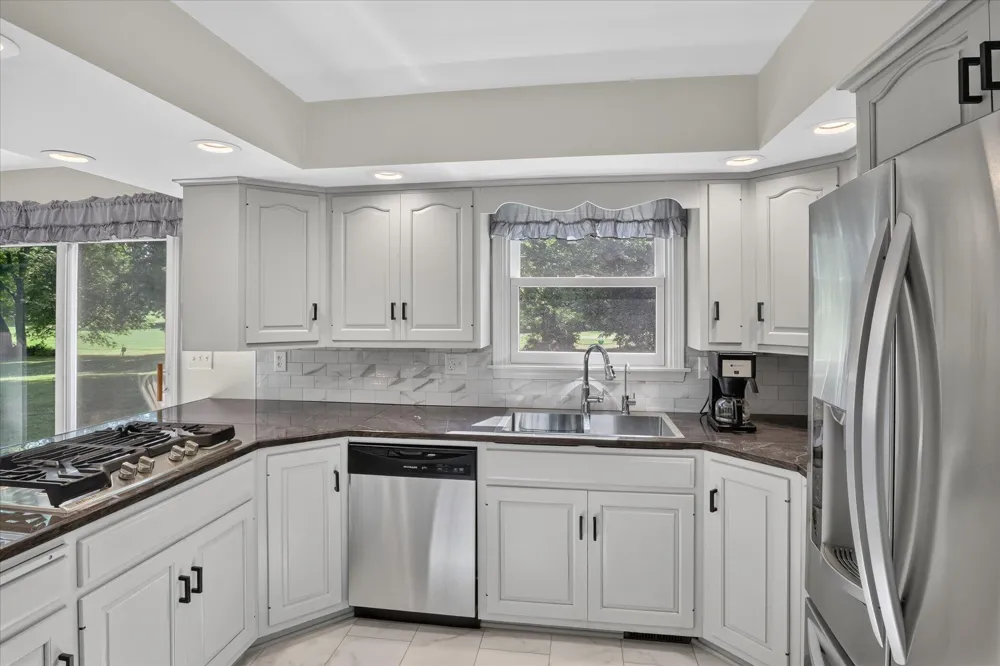 22279 Loupee Drive Cassopolis, MI 49031