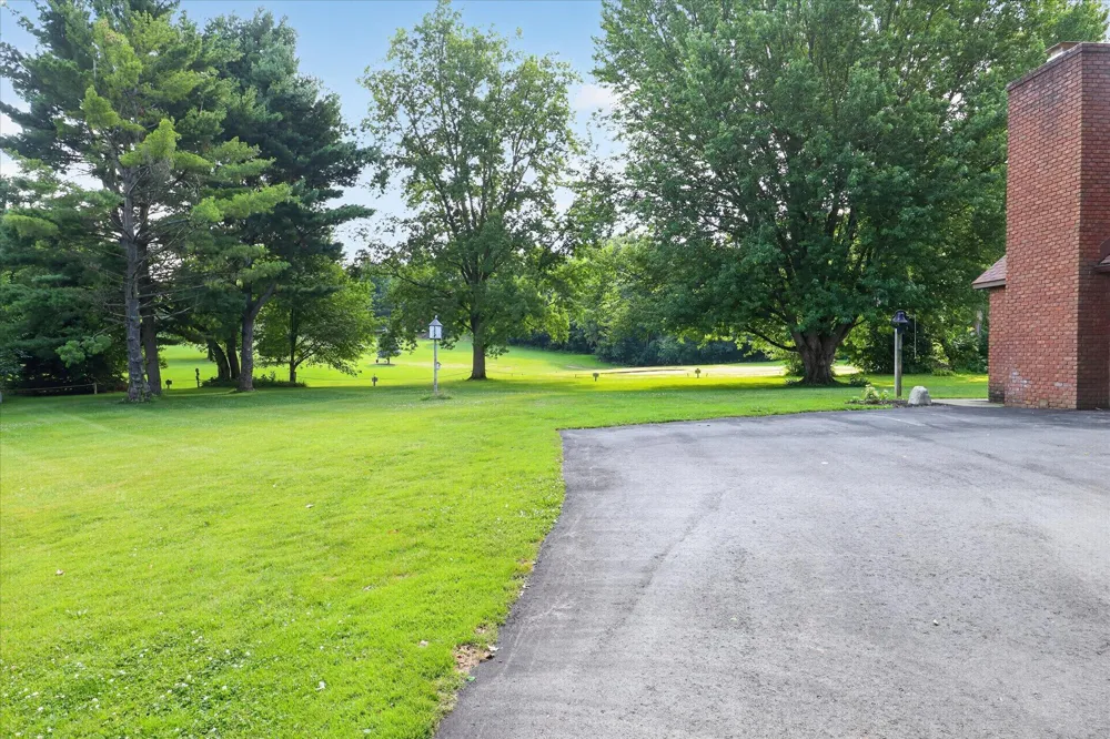 22279 Loupee Drive Cassopolis, MI 49031