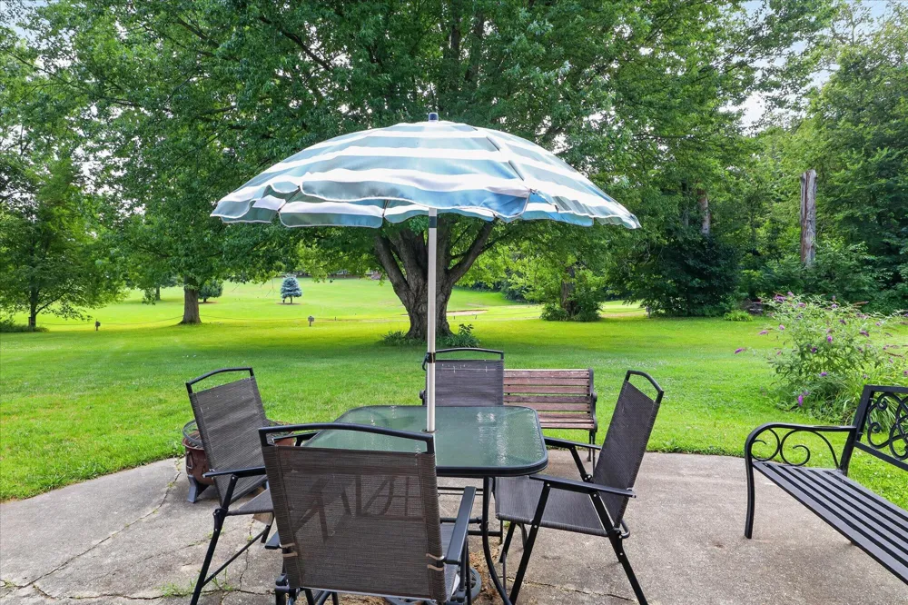 22279 Loupee Drive Cassopolis, MI 49031