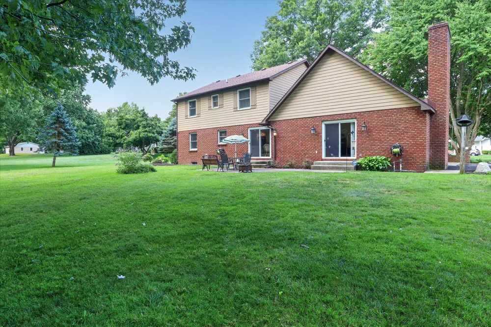 22279 Loupee Drive Cassopolis, MI 49031