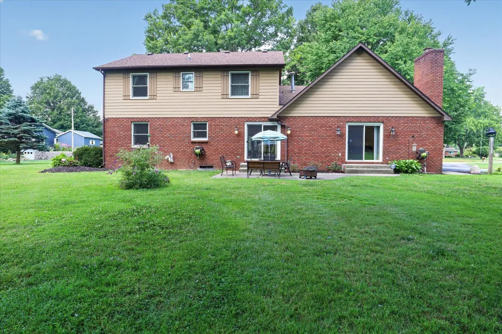 22279 Loupee Drive Cassopolis, MI 49031