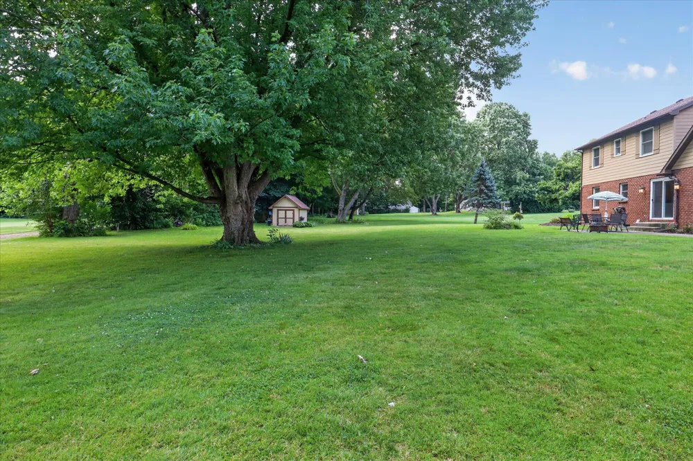 22279 Loupee Drive Cassopolis, MI 49031