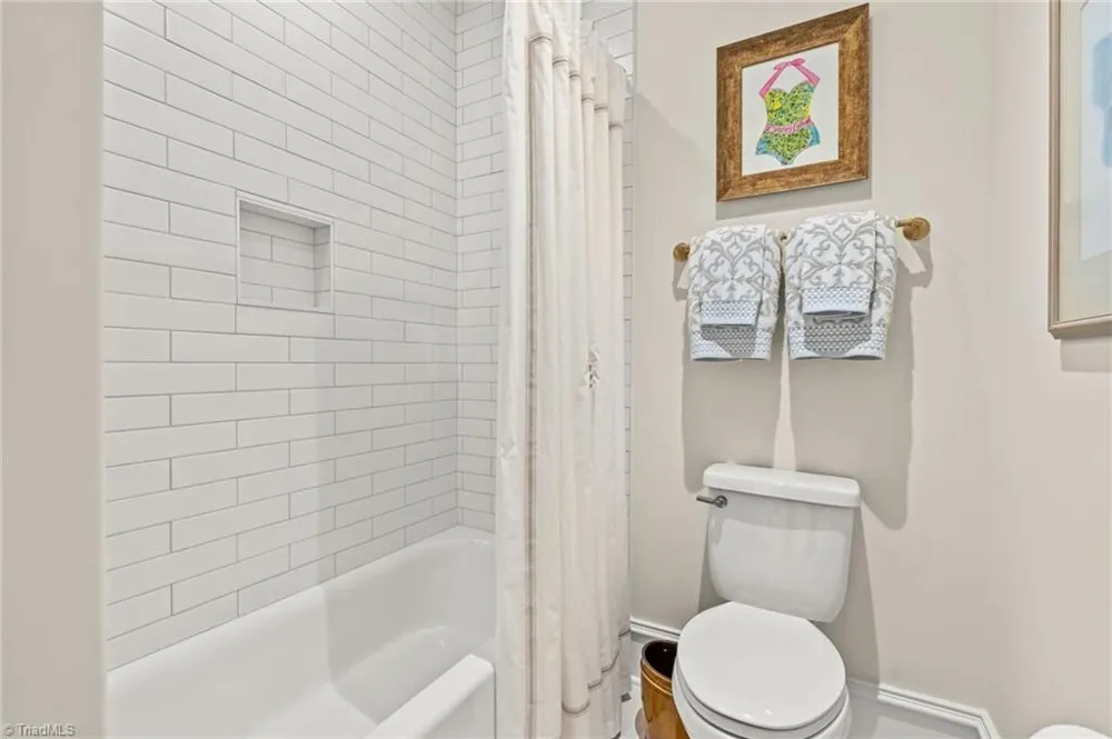8111 Falcon Trail Oak Ridge, NC 27310