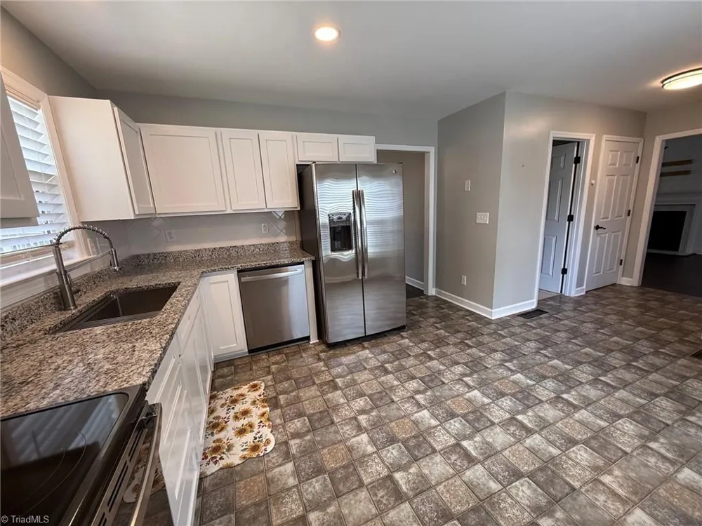 2740 Bridgeport Drive Winston-Salem, NC 27103