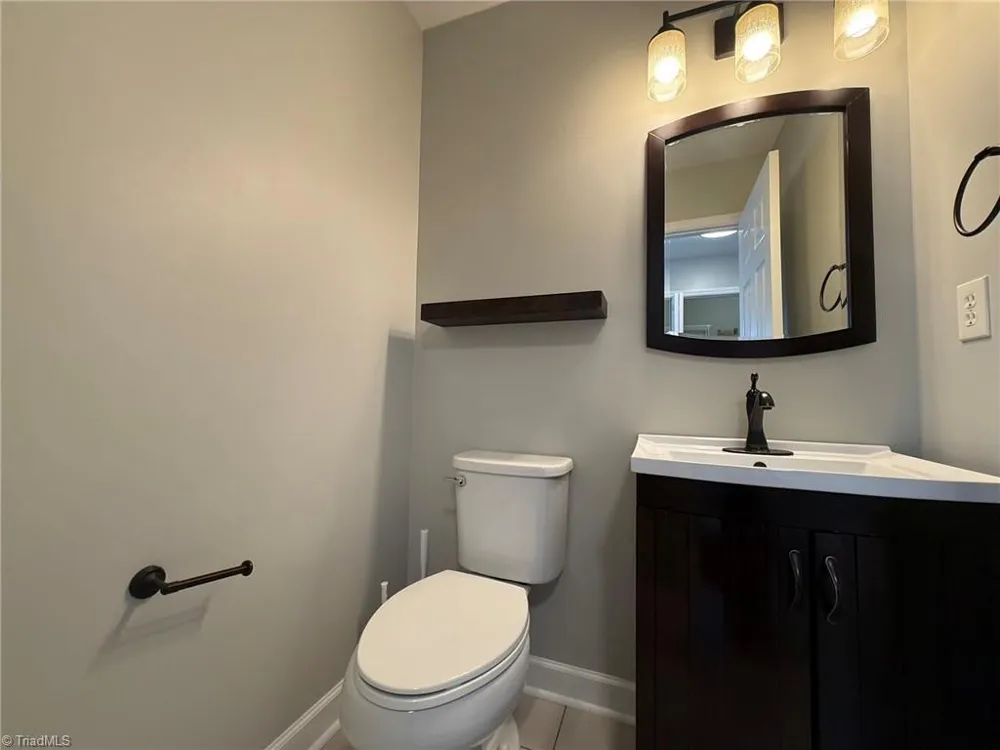 2740 Bridgeport Drive Winston-Salem, NC 27103